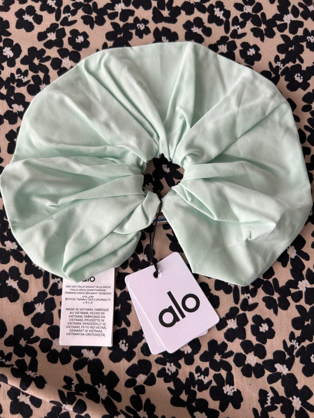ALO Yoga Mint Green Giant Scrunchie